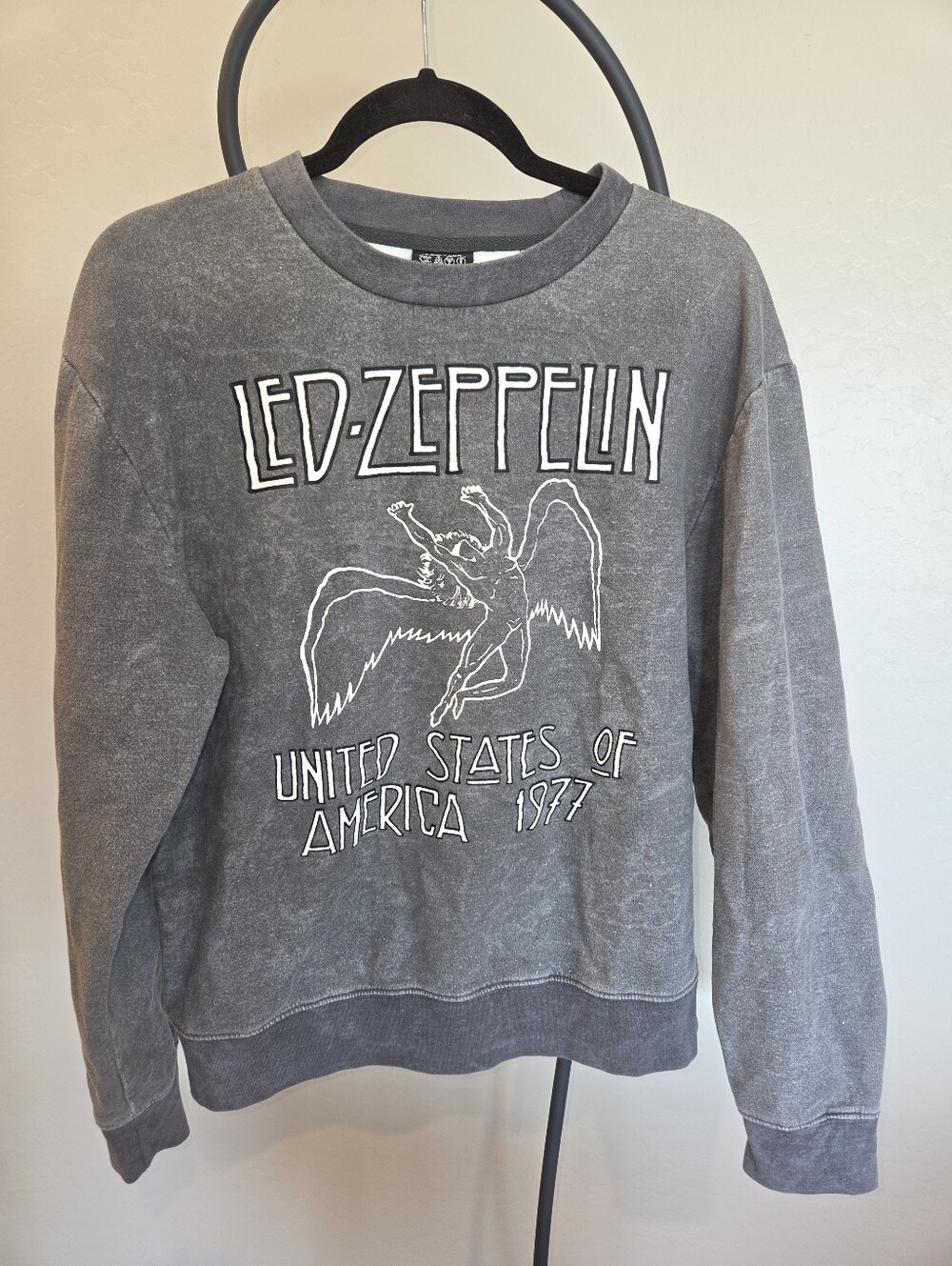 Vintage-Style Gray Graphic Crewneck Sweater